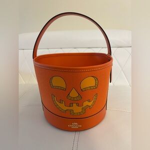 NWT COACH Trick Or Treat Bucket In Signature Canvas With Halloween Pumpkin.